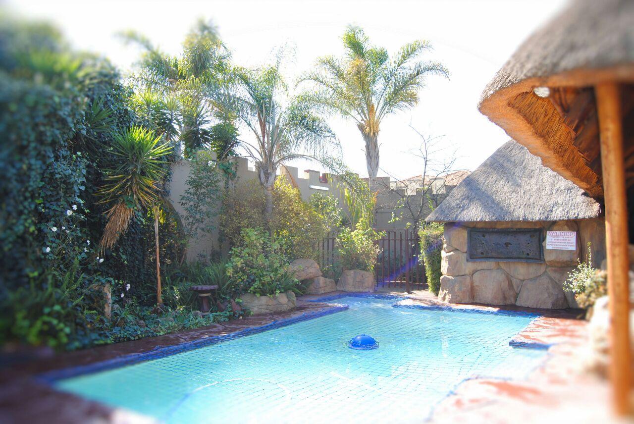 Castle Lodge Boksburg Esterno foto